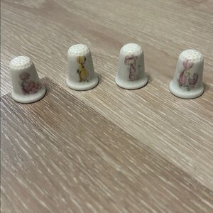 Precious Moments Vintage Set of 4 Porcelain 1980s Thimbles Precious Moments